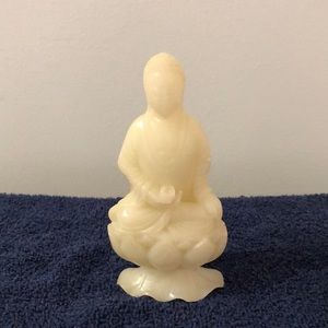 White jade figurine